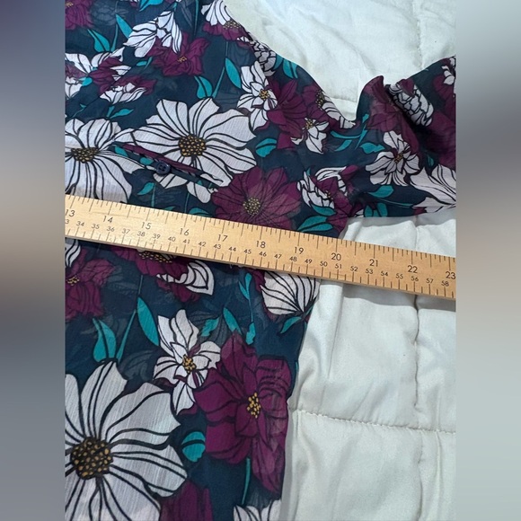 Kut from the Kloth sheer button down boho floral top size medium shirt - Picture 9 of 13